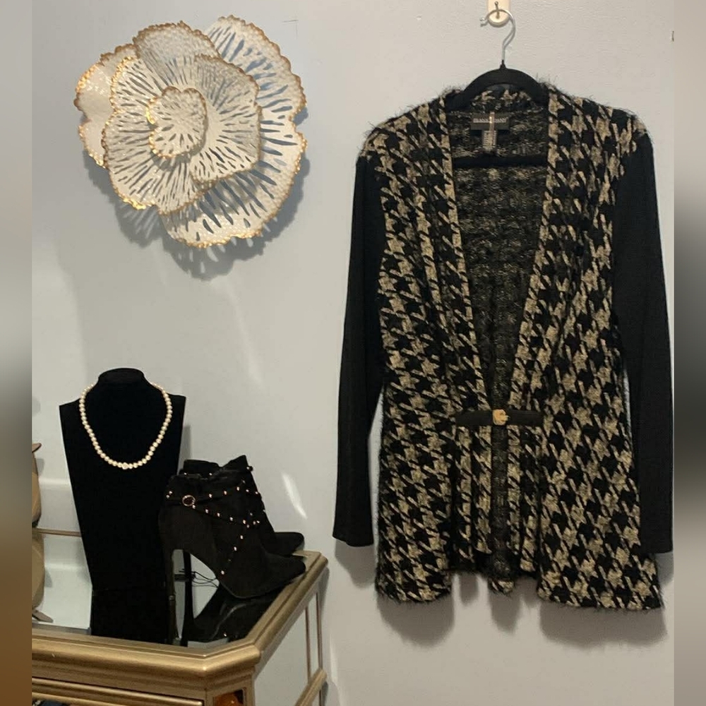 Frank Lyman Design Black and Beige Houndstooth Open-Front Cardigan